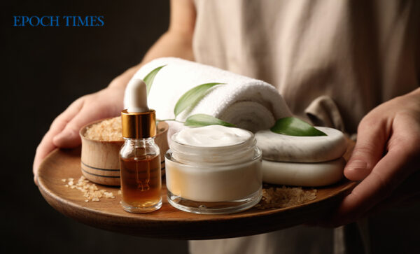 The Benefits of Using Bath Oils for the Skin
