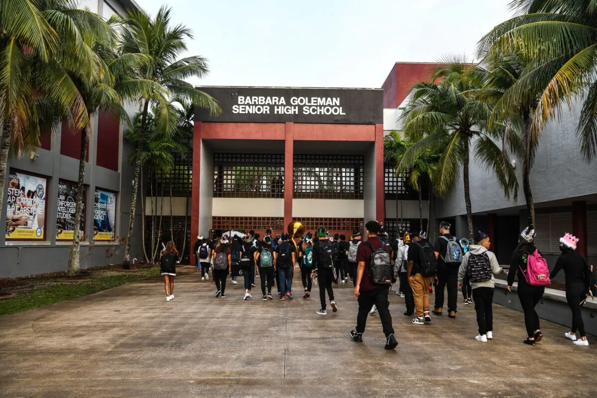 Students arrive for their first day in school at the Barbara Goleman Senior High School in Miami, on August 23, 2021. (Photo by CHANDAN KHANNA / AFP) (Photo by CHANDAN KHANNA/AFP via Getty Images)