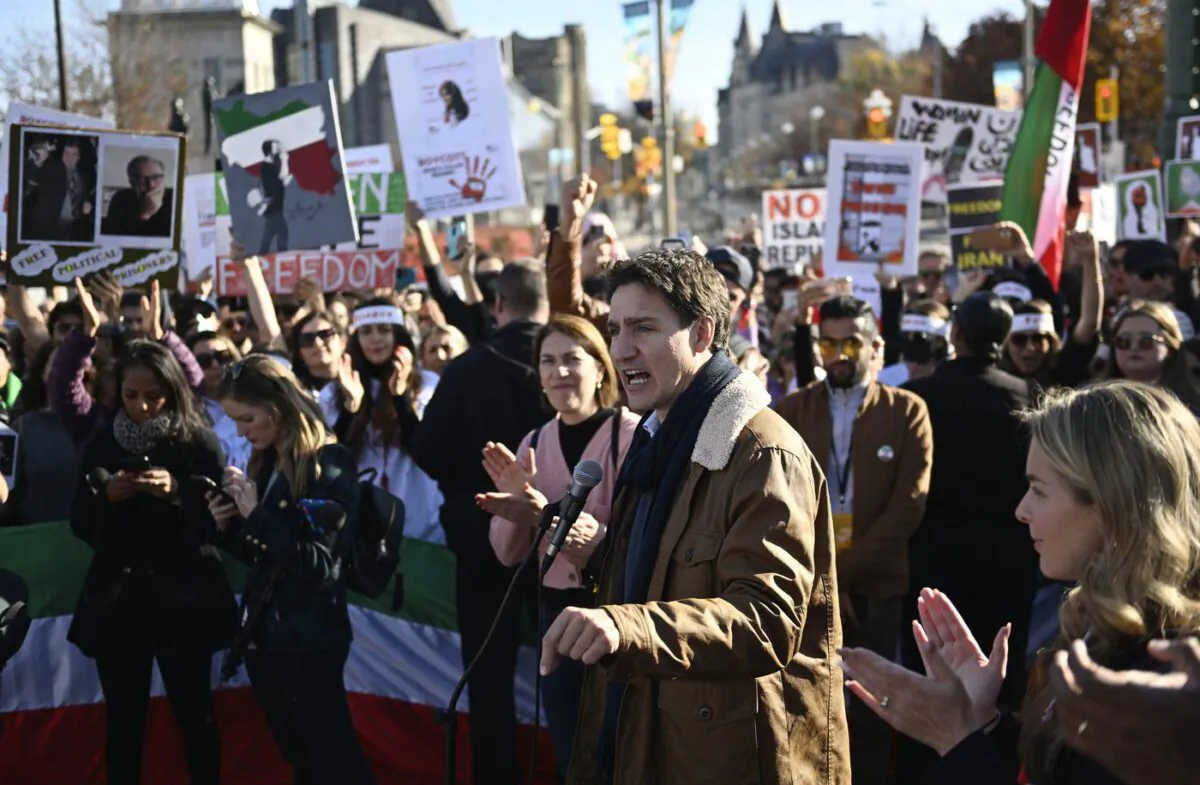 Canadian Prime Minister Justin Trudeau speaks to demonstrators in Ottawa on Oct. 29, 2022. (The Canadian Press/Justin Tang)

