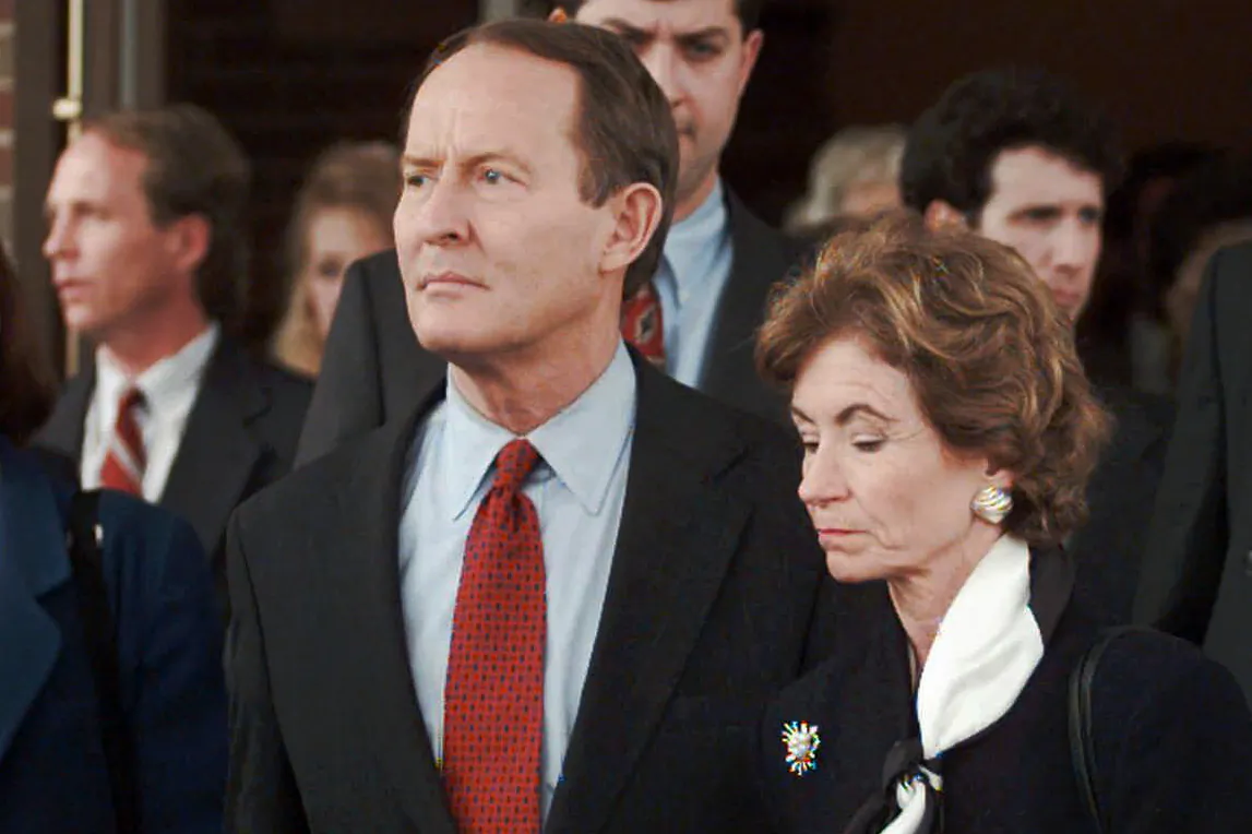 Lamar Alexander, left, and his wife Honey, leave funeral services for Sarah Cannon, better known as Minnie Pearl, at Brentwood United Methodist Church in Brentwood, Tenn. Wednesday, March 6, 1996. (Beth A. Keiser/AP Photo)