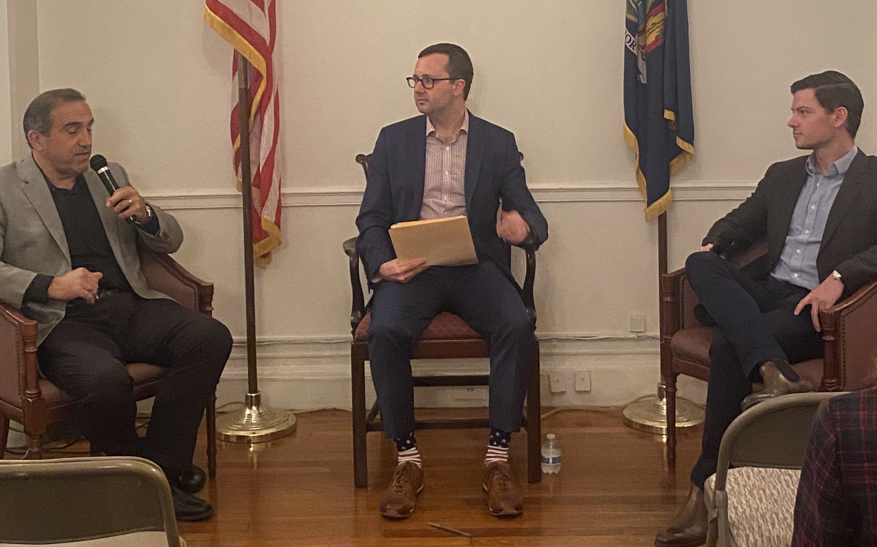 Opposing Republicans Debate Best Alternative to the Socialist's Green New Deal - Vimarsana News