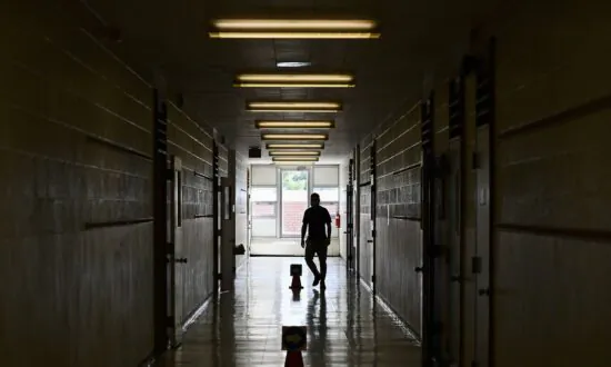 Ontario to Pre-Emptively Legislate Education Workers Staff Back to Work