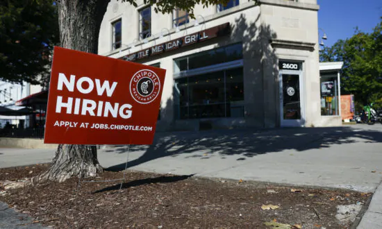 More Americans May Lose Jobs Around Christmas Time