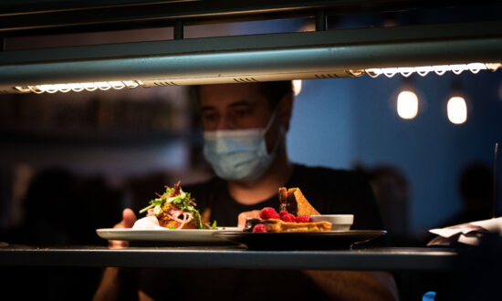 Australians Make Less Money While Working Longer Than Before COVID-19 Pandemic: Research