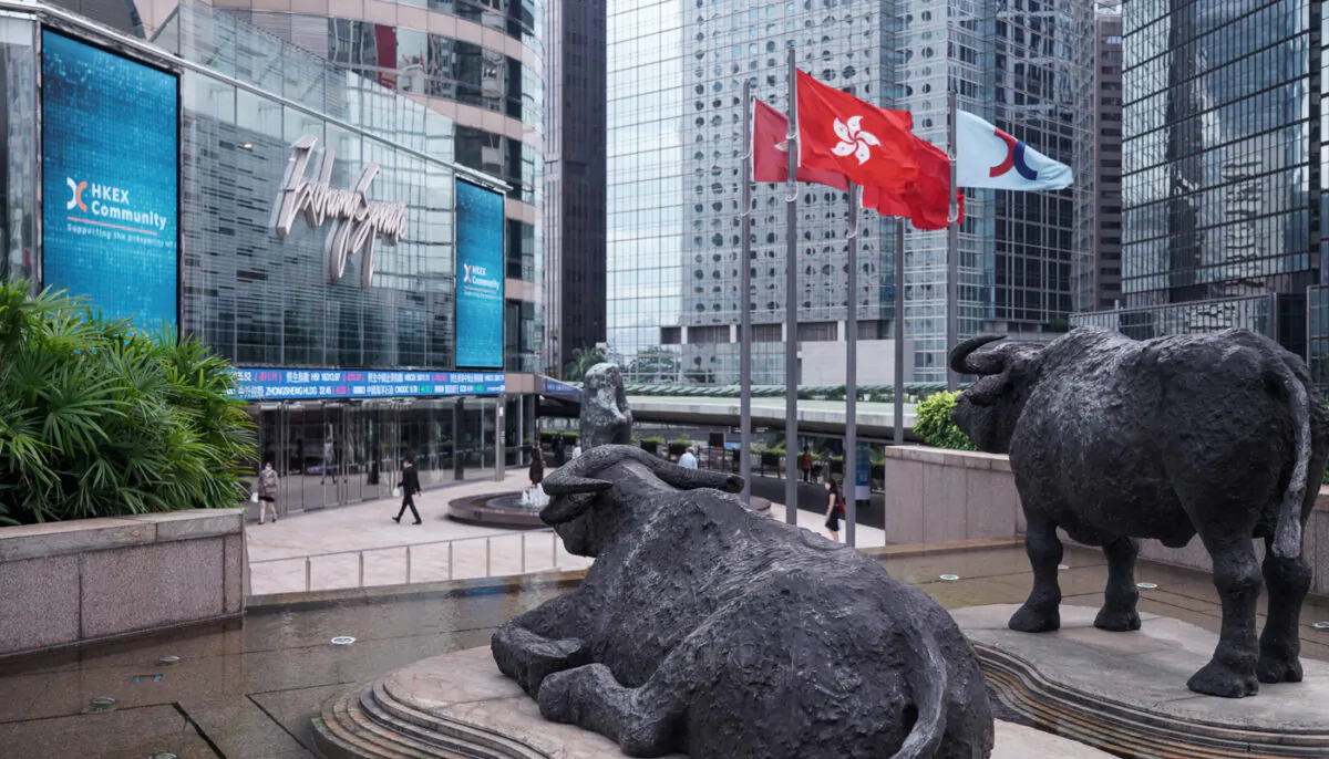 Bull statues in front of the Hong Kong Stock Exchange (HKEX), Exchange Square, Hong Kong, on Oct. 24, 2022. (Adrian Yu/The Epoch Times)