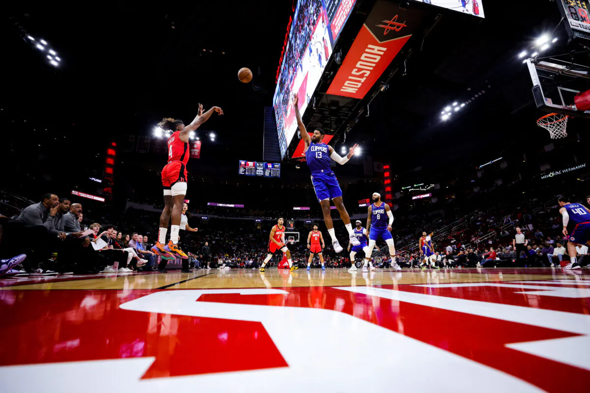 Jalen Green (4) of the Houston Rockets puts up a shot ahead of Paul George (13) of the LA Clippers during the second half at Toyota Center in Houston, on Nov. 2, 2022. (Carmen Mandato/Getty Images)