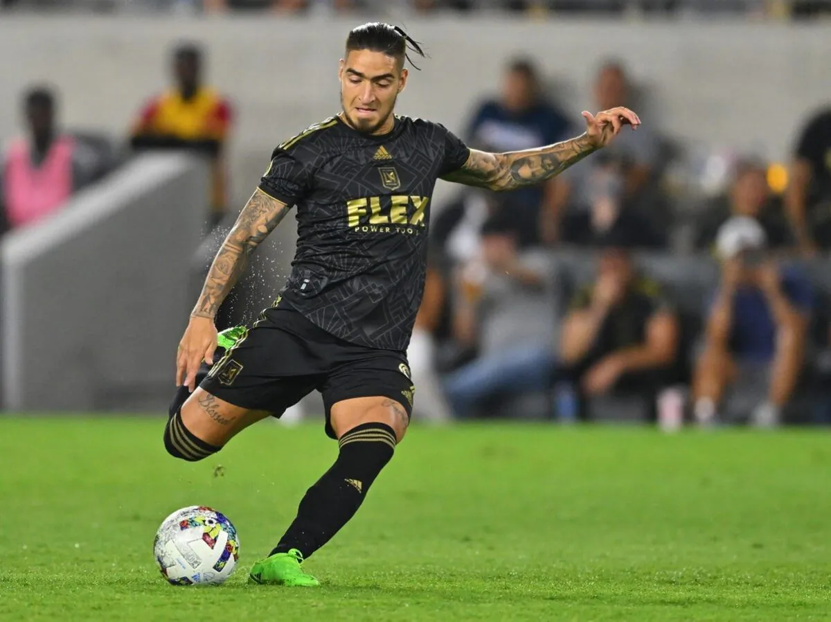 LAFC forward Cristian Arango (9) takes a shot on goal in the second half against D.C. United at Banc of California Stadium in Los Angeles, on Aug. 16, 2022. (Jayne Kamin-Oncea/USA TODAY Sports via Field Level Media)