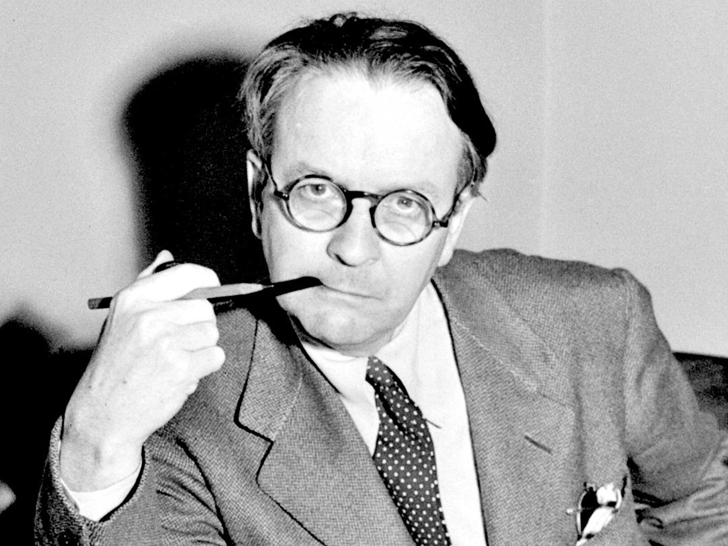 Novelist Raymond Chandler whose famous mysteries were adapted for film