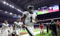 Hurts, Eagles Beat Texans 29–17 for Their First 8–0 Start