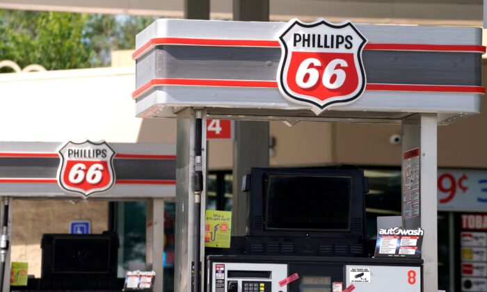 2017 年 7 月 27 日，科罗拉多州苏必利尔的 Phillips 66 加油站。（Rick Wilking/Reuters）