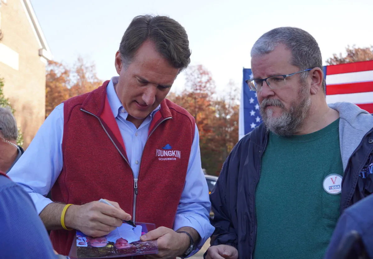 Virginia Gov. Glenn Youngkin (L) at a campaign event for Republican Congressional candidate Yesli Vega in Fredericksburg, Va., on Nov. 5, 2022. (Terri Wu/The Epoch Times)