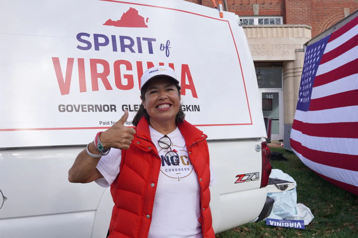 Lin-Dai Kendall, a Fairfax County resident and voter in the 10th Congressional District of Virginia, at a rally for VA-10 Republican candidate Hung Cao in Haymarket, Va., on Nov. 5, 2022. (Terri Wu/The Epoch Times)