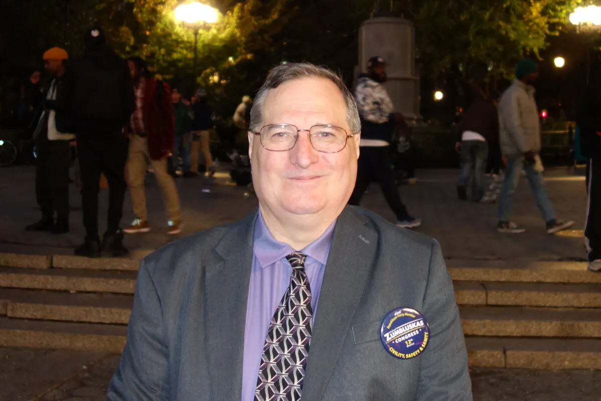 Republican candidate Michael Zumbluskas at Union Square, N.Y., on Nov. 3, 2022. (Lily Yu/ The Epoch Times)