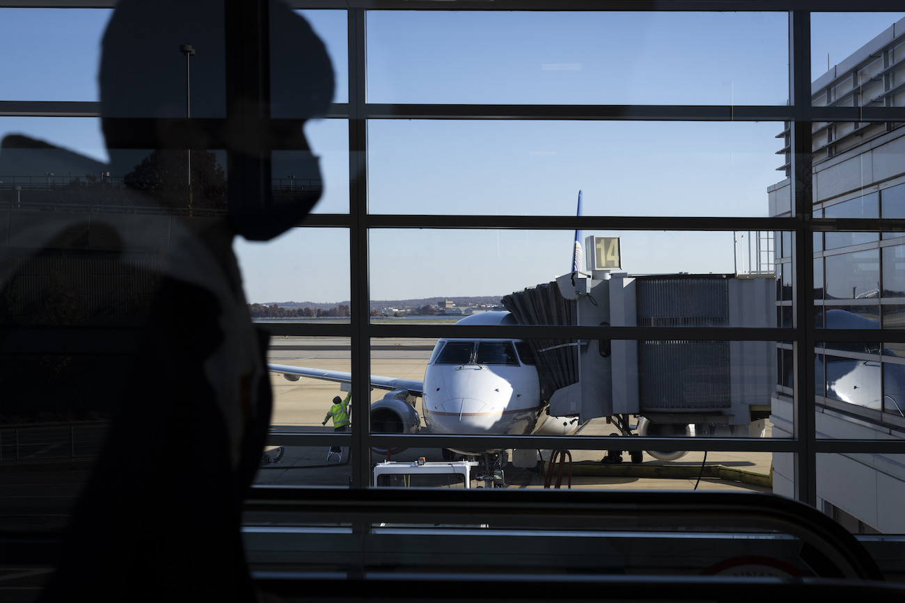 TSA to Continue Requiring COVID-19 Vaccine Proof for Non-US Citizens to Enter Country - Vimarsana News