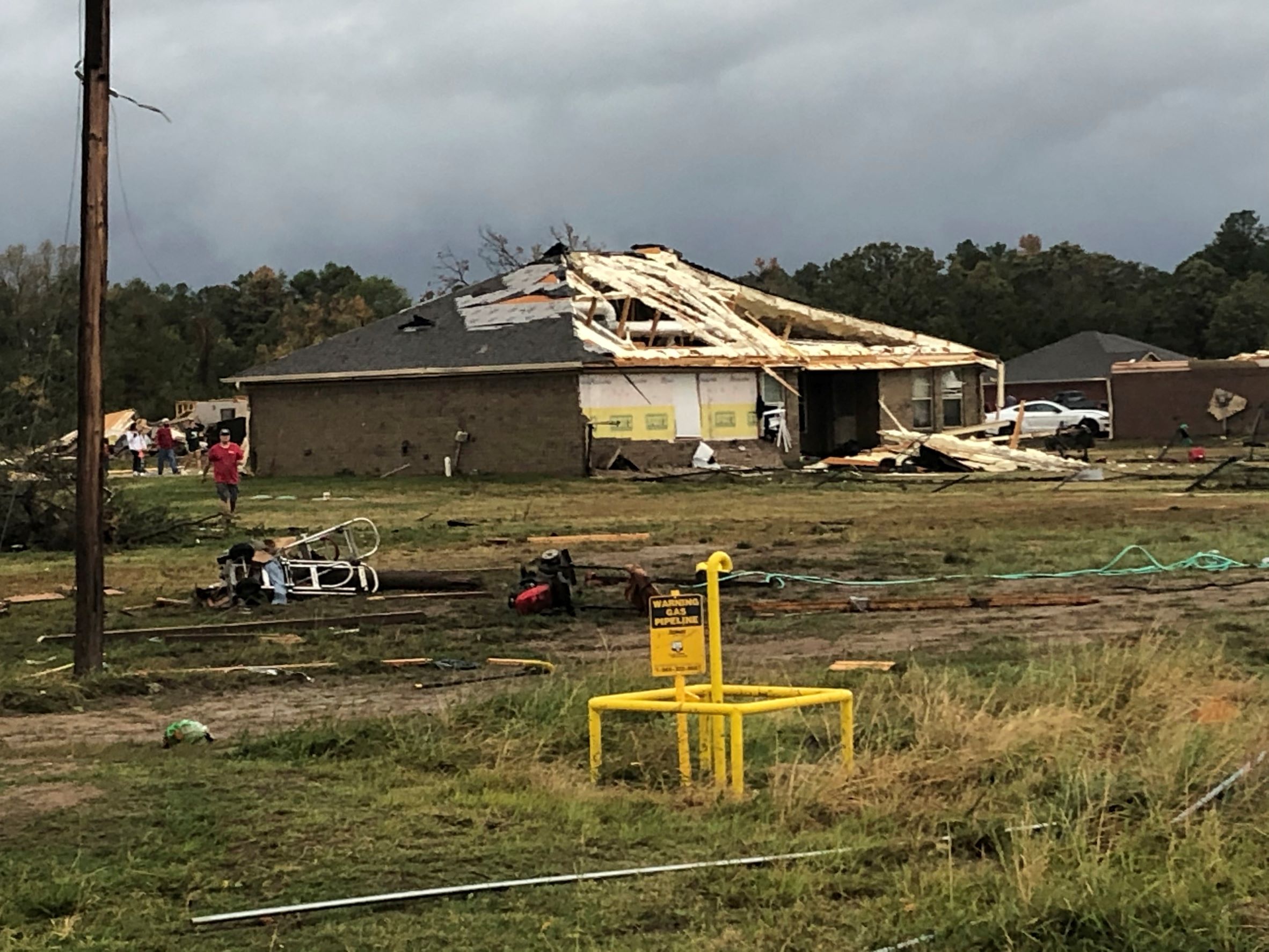 1 Dead, Dozens Hurt as Tornadoes Hit Texas and Oklahoma - Vimarsana News