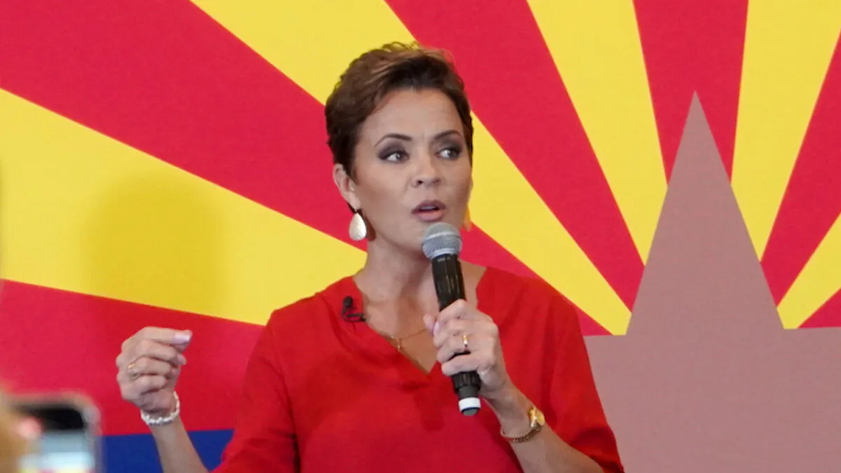 Arizona Republican candidate Kari Lake speaks with supporters at a rally in Phoenix on Nov. 3, 2022. (Allan Stein/The Epoch Times)