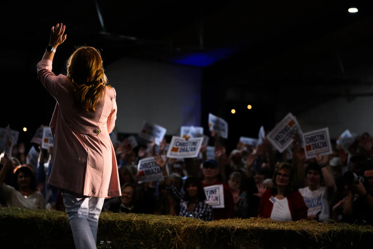 Republican gubernatorial candidate Christine Drazan speaks to her constituents during a rally on October 18, 2022, in Aurora, Oregon. (Mathieu Lewis-Rolland/Getty Images)