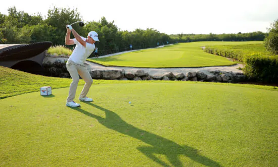 Henley Coasts to 4-Shot PGA Tour Win Victory in Mayakoba