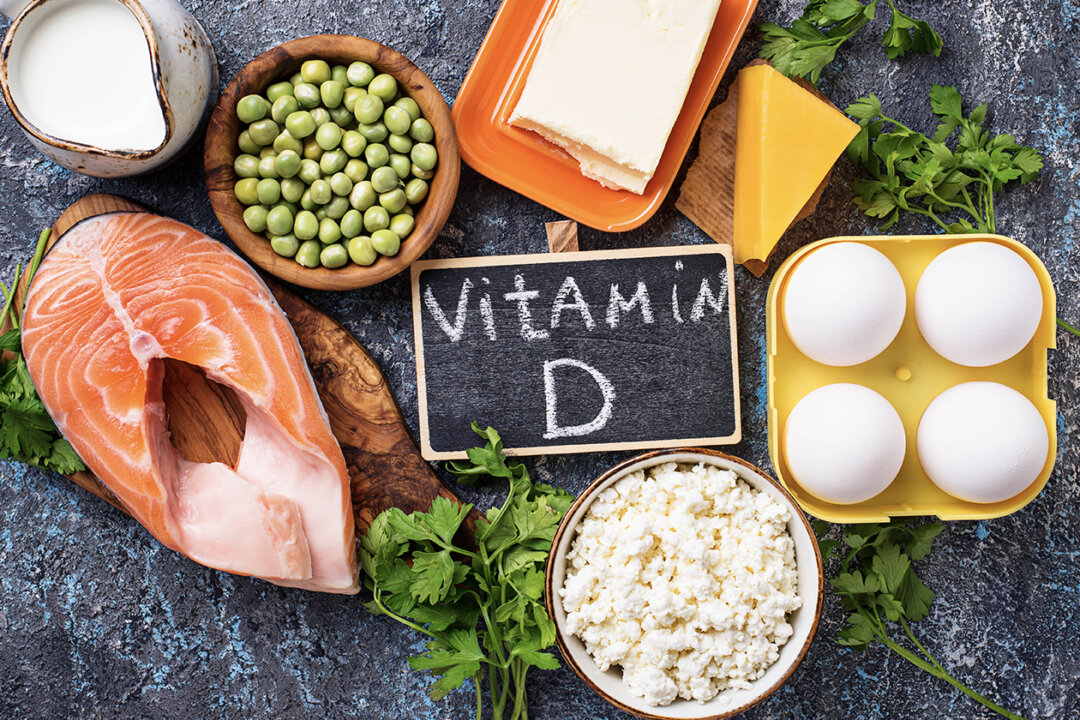 Dr. Chiang Kunjun, vice president of Taoyuan Minsheng Hospital, Taiwan, pointed out that lacking vitamin D increases the risk of contracting COVID-19 and poor prognosis. Many experts also pointed out that vitamin D links to human immune function, and the public should add the vital supplement moderately to improve immunity. (Shutterstock)