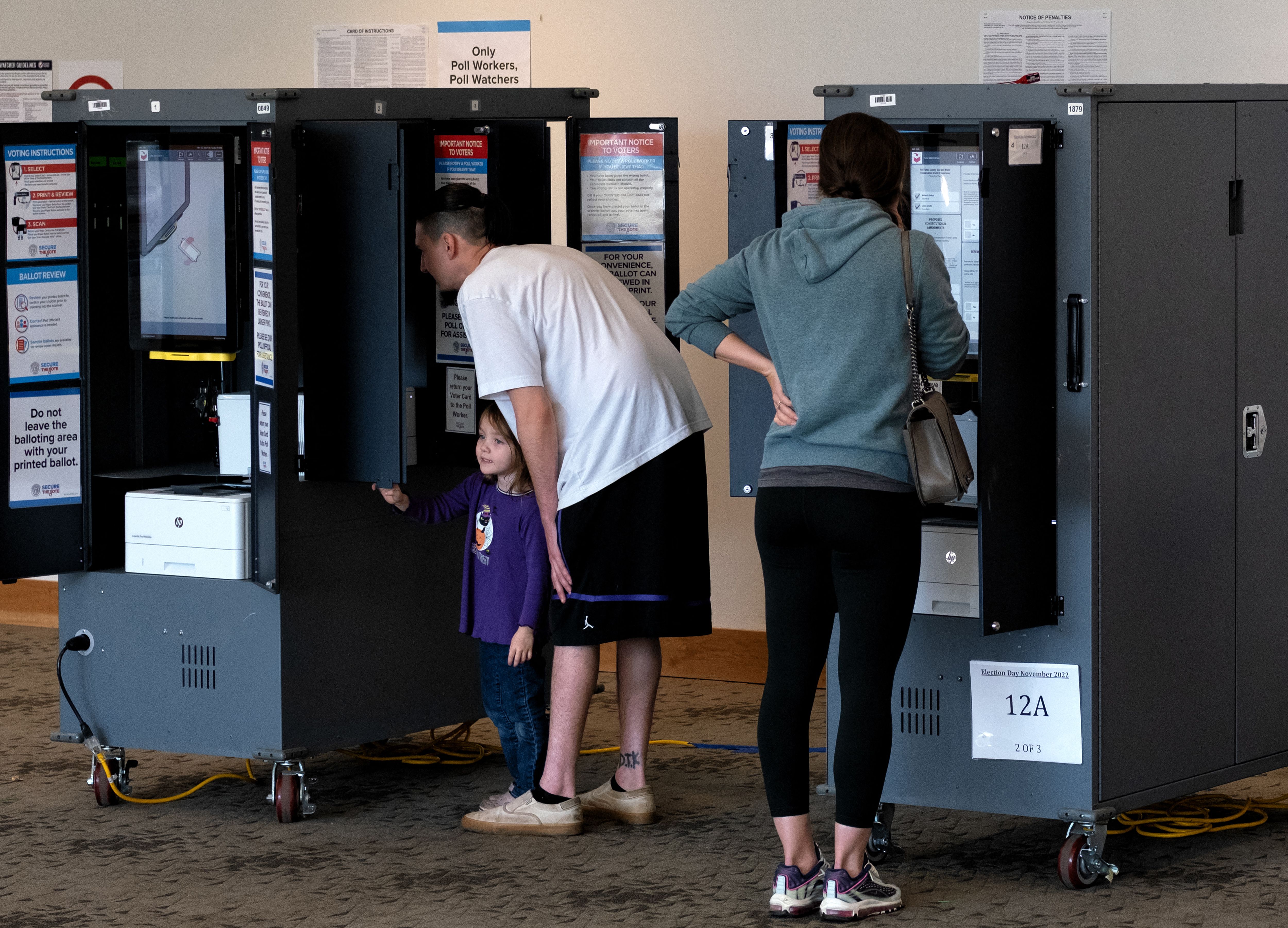 Conservative Georgia Poll Worker Says She Was Ejected From Polling Site - Vimarsana News