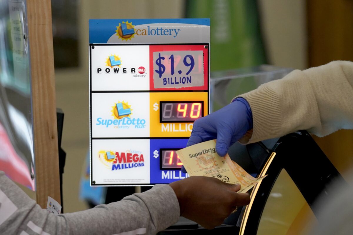 NextImg:Father, Son Sentenced for Decadelong, $20 Million Lottery Fraud Scheme