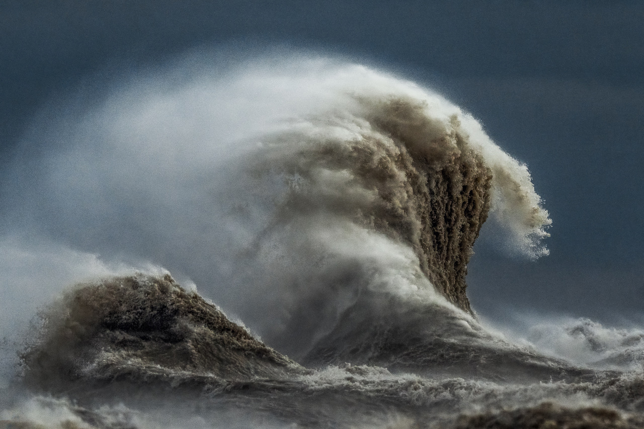 Photographer Braves GaleForce Winds for Hours to Capture Epic Storm