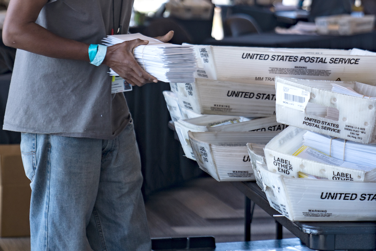 Judge Gives Over 1,000 Georgia Voters Extra Time to Mail in Absentee Ballots - Vimarsana News