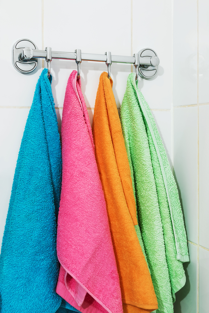 有色，毛巾，挂，上，上，上，上，上，上，上，浴室