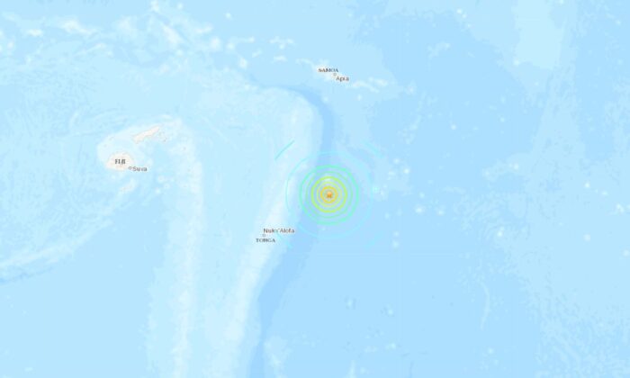 2022 年 11 月 11 日在汤加附近发生地震的位置。（USGS/媒体截图）