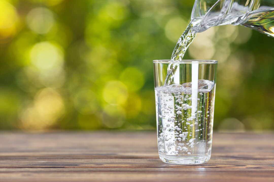 When the body runs out of nutrients, the body’s cells consume harmful bacteria, viruses, and junk cells to survive. This process is called autophagy, and it may start anywhere from 24 to 48 hours during a fast. (Alter-ego/Shutterstock)