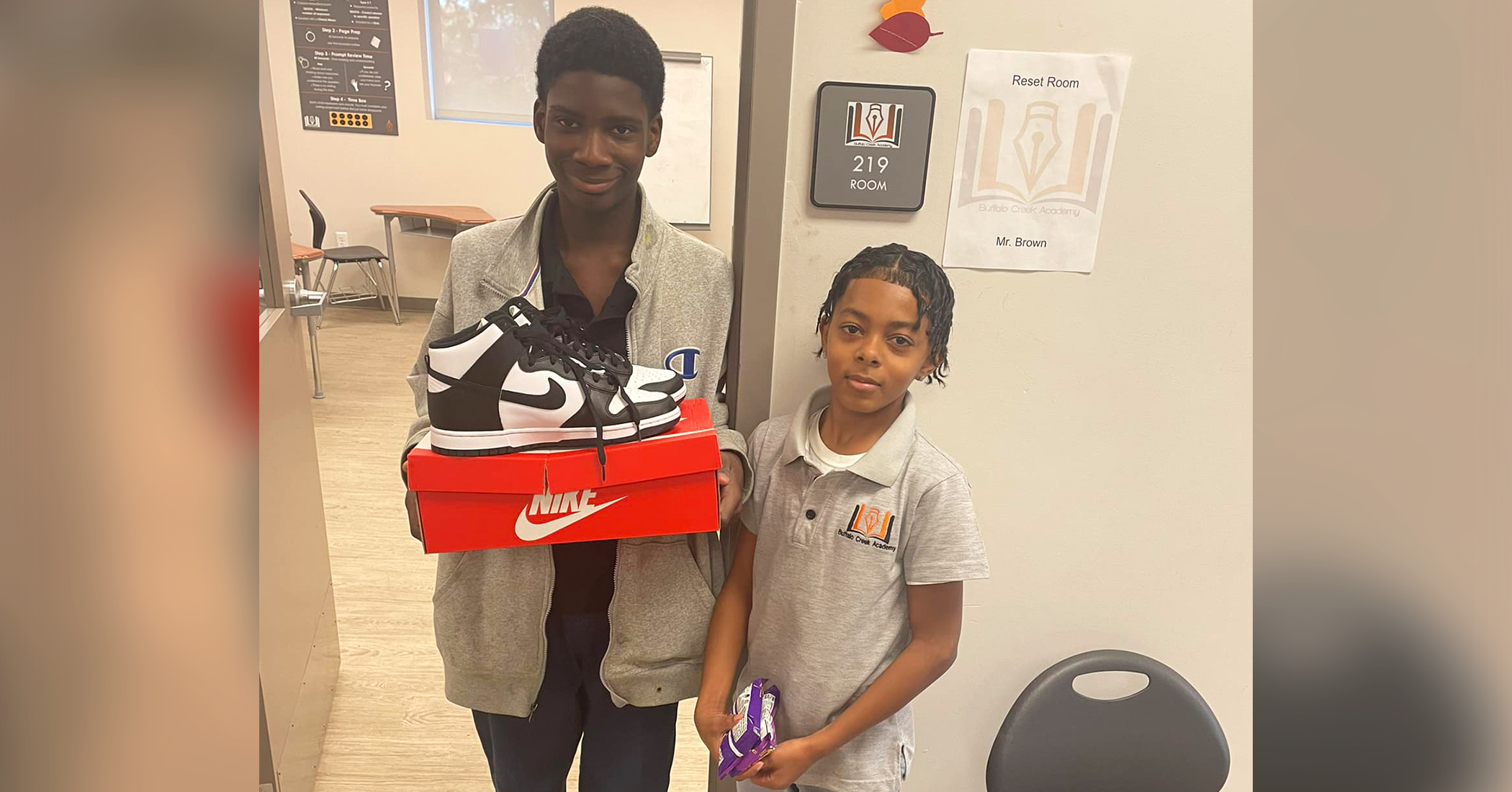 Middle School Student Sees Classmate Getting Bullied for His Shoes, Buys Him a New Pair - Vimarsana News