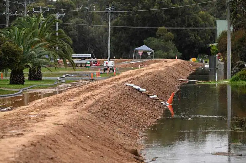 A flood levee is seen in the Australian town of Echuca, Victoria, on Oct. 26, 2022. (AAP Image/James Ross)