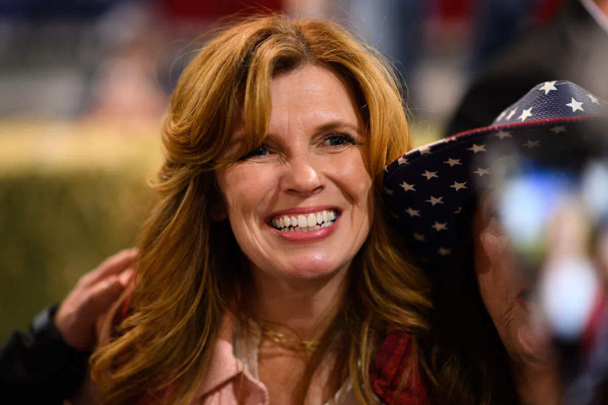 Republican gubernatorial candidate Christine Drazan greets her constituents during a rally in Aurora, Ore., on Oct. 18, 2022. (Mathieu Lewis-Rolland/Getty Images)