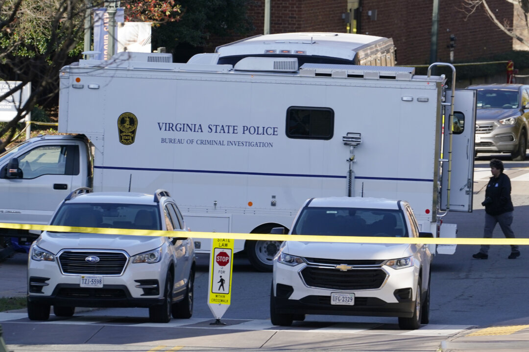 Suspect in Custody After Shooting at University of Virginia Leaves 3 ...