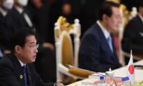 Japan, South Korea Vow to Tackle NK’s Provocations in First Summit in Years