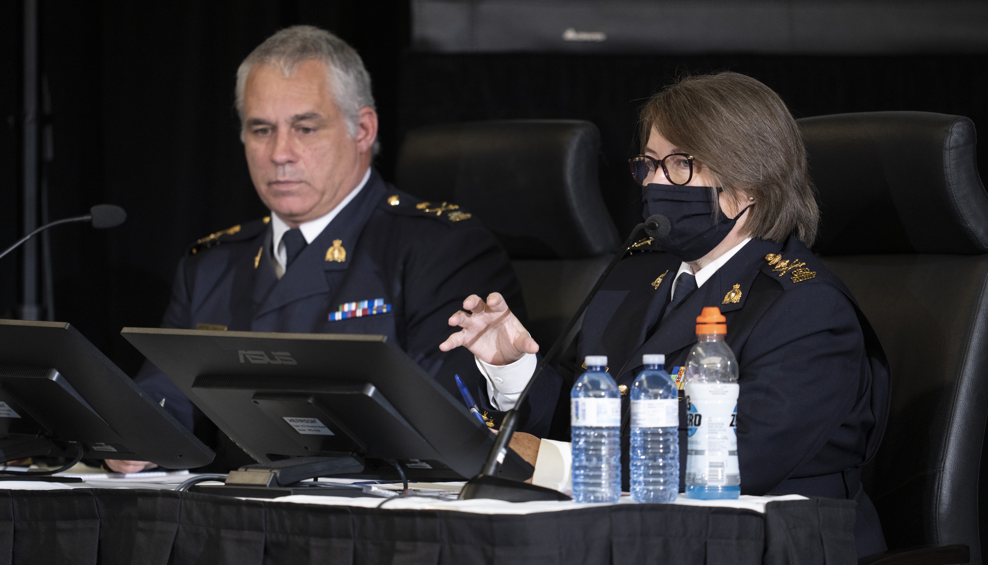 RCMP Commissioner Says She Received No Political Pressure to Deal With Freedom Convoy - Vimarsana News