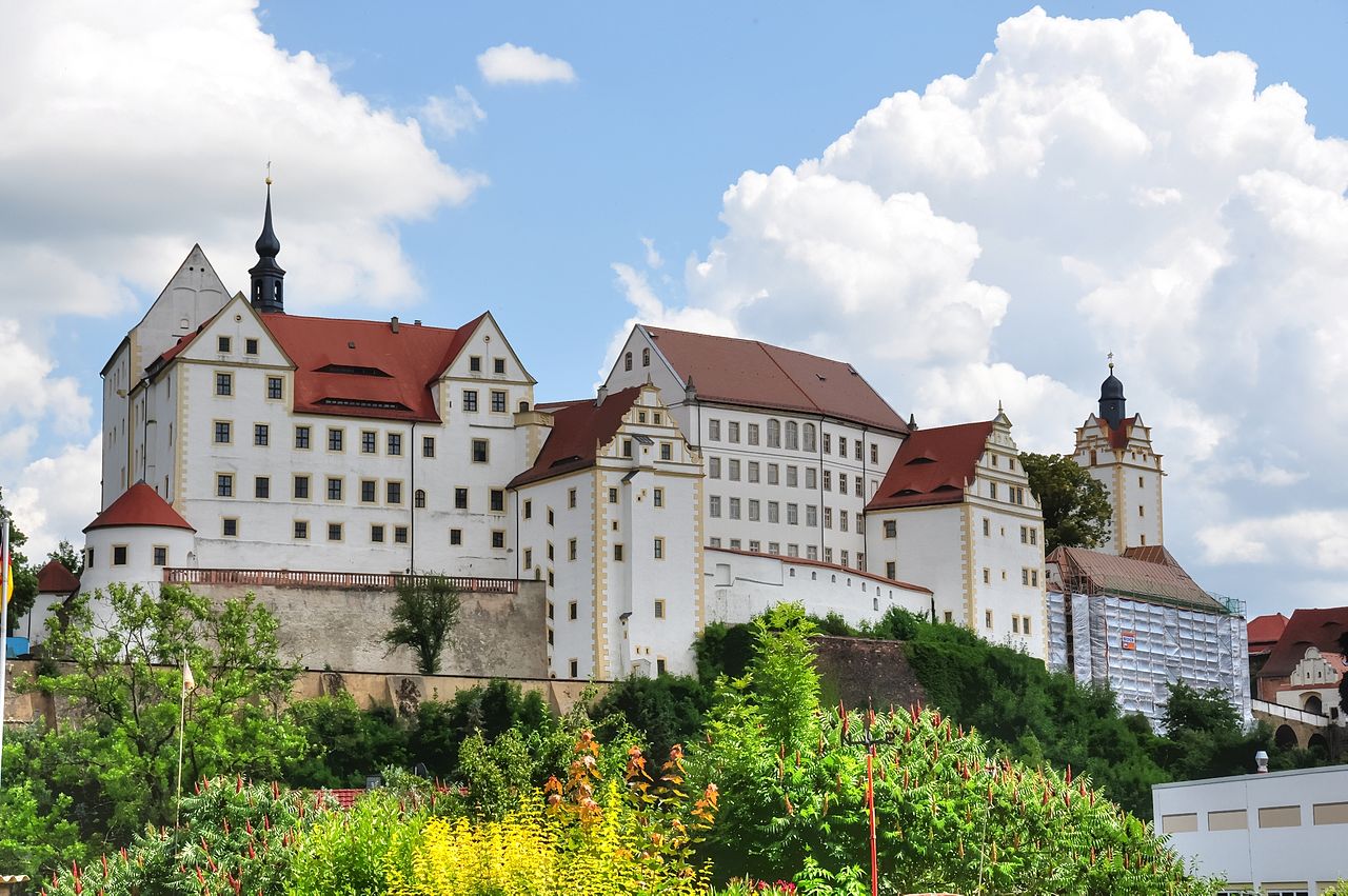 Book Review: 'Prisoners of the Castle: An Epic Story of Survival and Escape from Colditz, the Nazis' Fortress Prison' - Vimarsana News