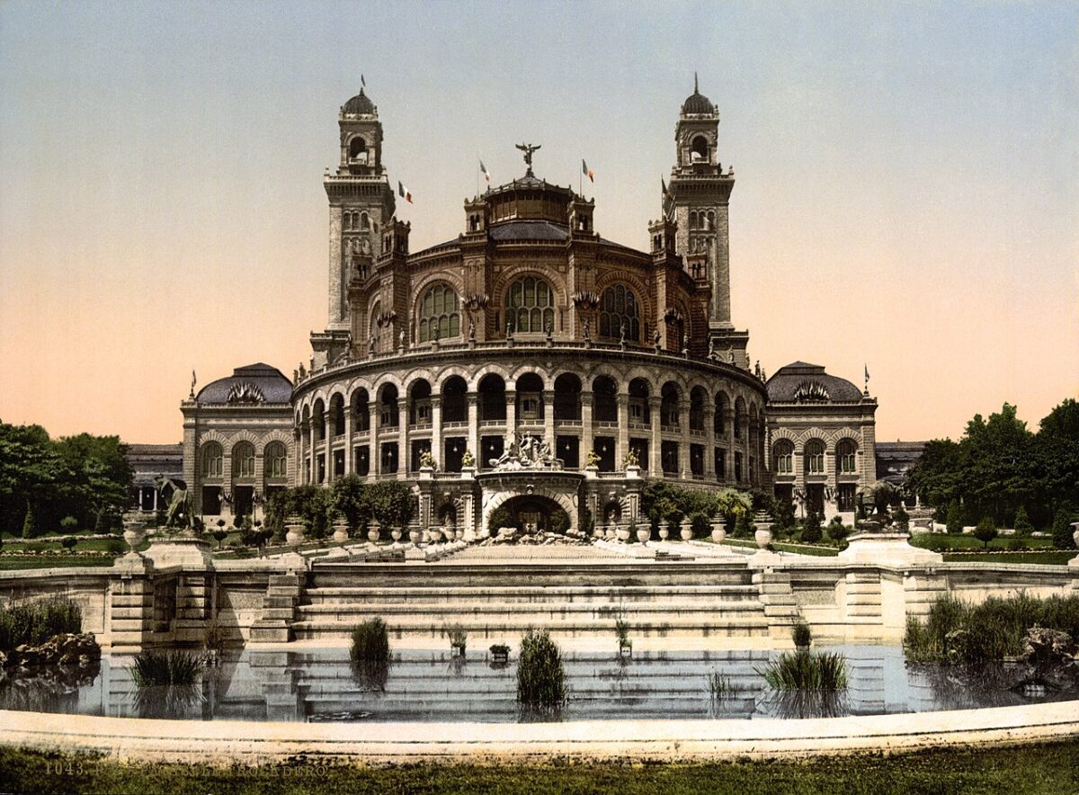 1878 年 9 月，作为 1878 年巴黎世界博览会的一部分，“谐谑曲圆舞曲”在巴黎特罗卡德罗音乐厅首次演出，如这张明信片所示。  （公共区域）