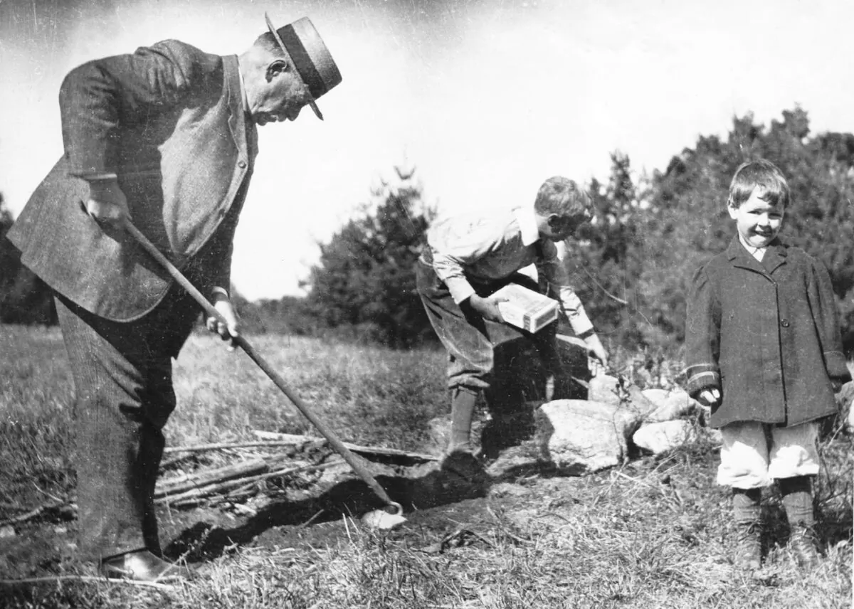 President Grover Cleveland (1837–1908) gardening at his summer home in Tamworth, N.H., circa 1900. (Kean Collection/Getty Images)