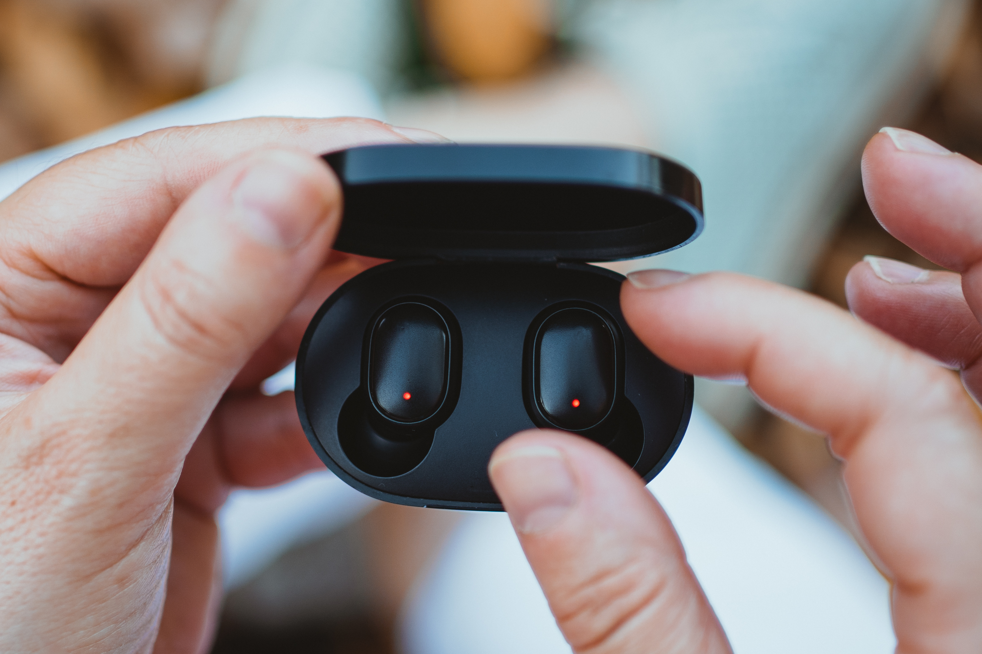 Earbuds: Can They Be Used as Hearing Aids? - Vimarsana News