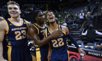 Leuchten Leads UC Irvine Past Loyola Marymount, 79–64