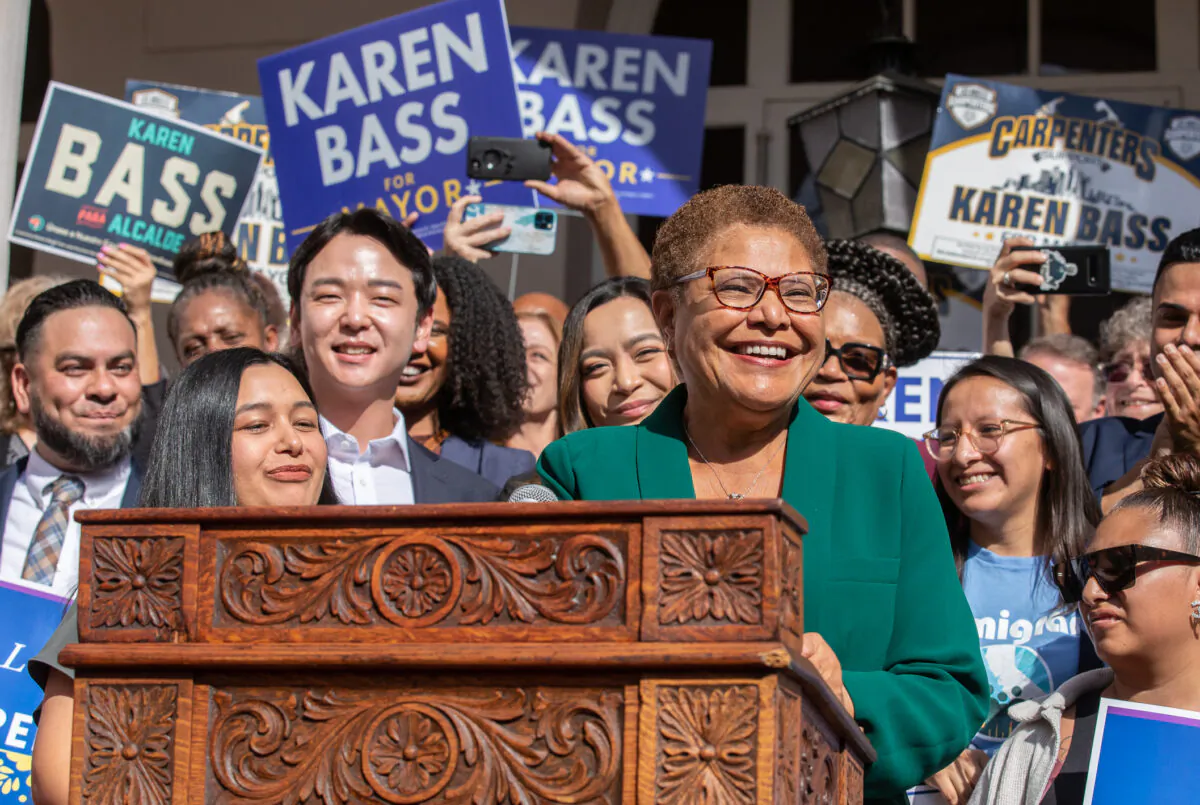 Los Angeles Mayor-Elect Karen Bass speaks with her supporters in Los Angeles on Nov. 17, 2022. (John Fredricks/The Epoch Times)