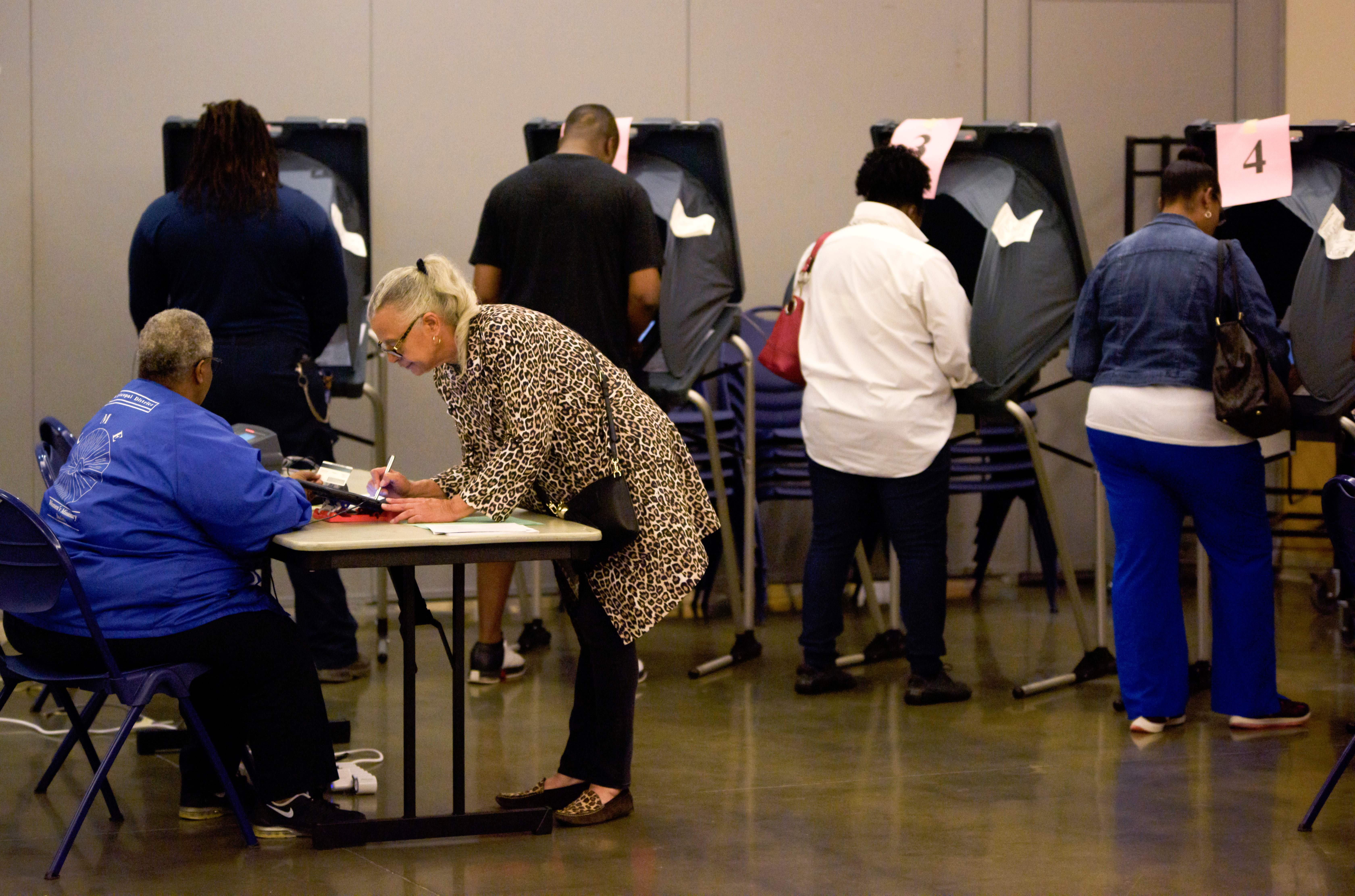 Texas Democrat DA Joins Calls for Investigation Into Harris County's Midterm Elections - Vimarsana News