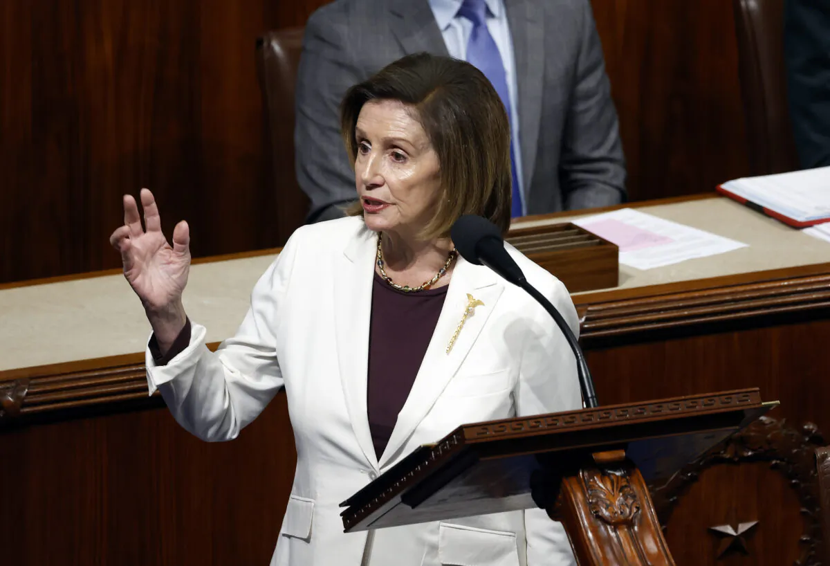 U.S. Speaker of the House Nancy Pelosi (D-Calif.) speaks on the House floor in Washington on Nov. 17, 2022. (Anna Moneymaker/Getty Images)