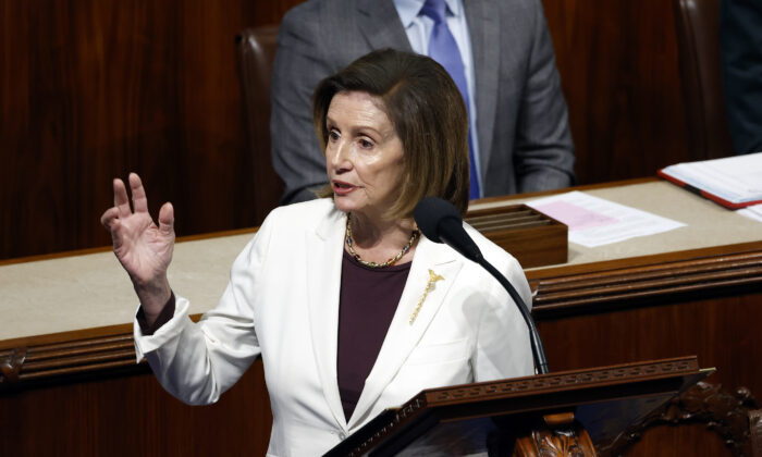 U.S. Speaker of the House Nancy Pelosi (D-Calif.) speaks on the House floor in Washington on Nov. 17, 2022. (Anna Moneymaker/Getty Images)