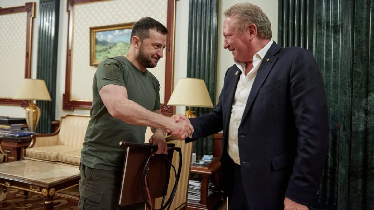 Ukraine President Volodymyr Zelenskyy shaking hands with Australian mining billionaire Andrew Forrest. (Courtesy of Tattarang)
