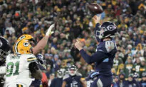 Tannehill Leads Titans to 27–17 Victory Over Packers