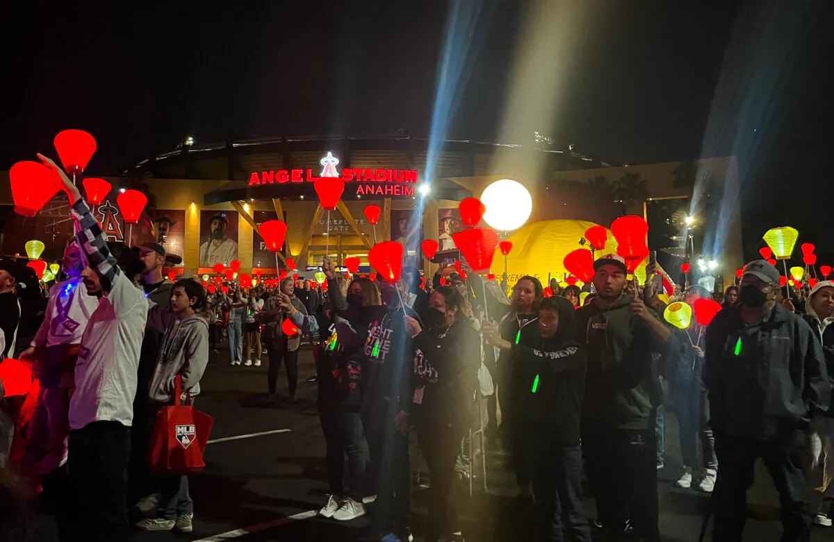 Participants of Light the Light, a fundraiser for blood cancer, gather at Angel Stadium in Anaheim, Calif., on Nov. 17, 2022. (Carol Cassis/The Epoch Times)
