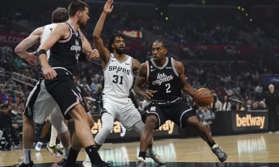 Clippers Hit 21 3-Pointers in 119–97 Rout of Spurs