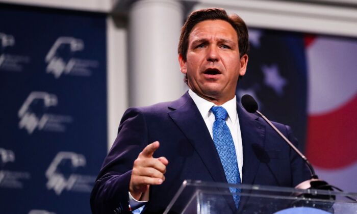 Apple ‘Serving as Vassal for CCP’ Amid Anti-Authoritarian Protests, DeSantis Says